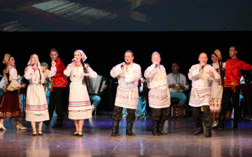 29 апреля во Дворце культуры &quot;Губернаторский&quot; состоялся праздничный концерт Государственного ансамбля песни и танца &quot;Волга&quot;, приуроченный к Международному Дню танца.